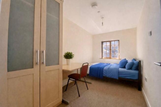 4 bed Flat to rent Image 8