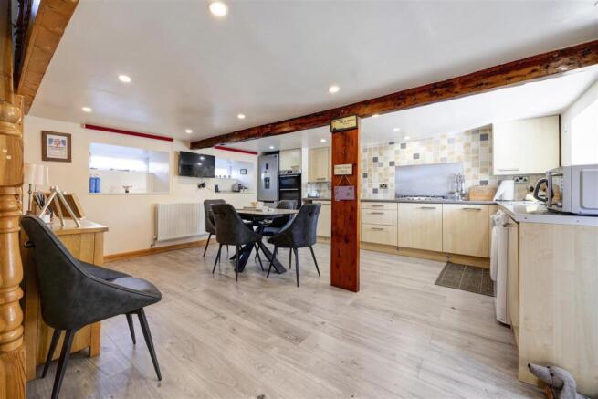 2 bed Terraced for sale Image 5