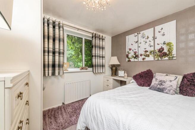 4 bed Detached for sale Image 8