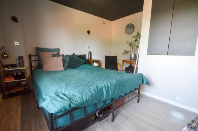 3 bed Terraced for sale Image 9