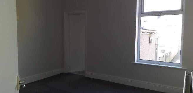 2 bed End of Terrace to rent Image 5