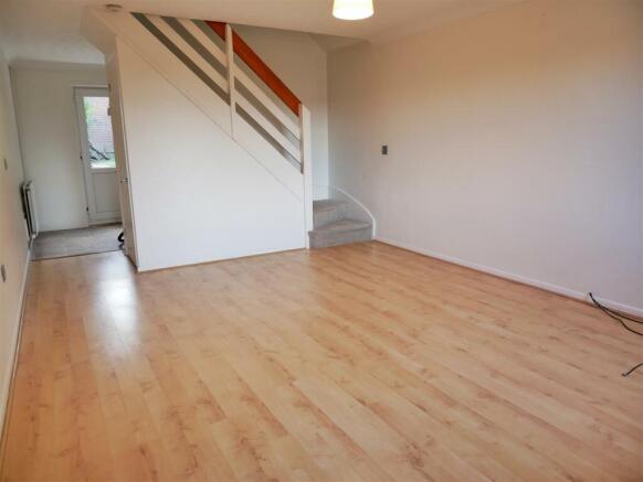 LIVING/ DINING ROOM