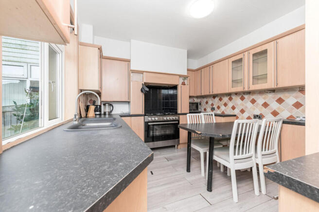 2 bed Terraced for sale Image 8