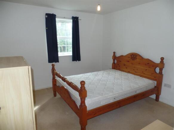 Pipkin Court, Parkside - Bedroom 1