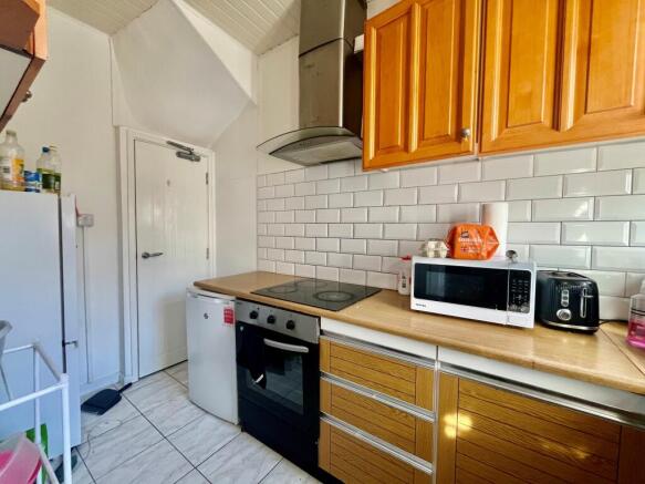 1 bed House Share to rent Image 4