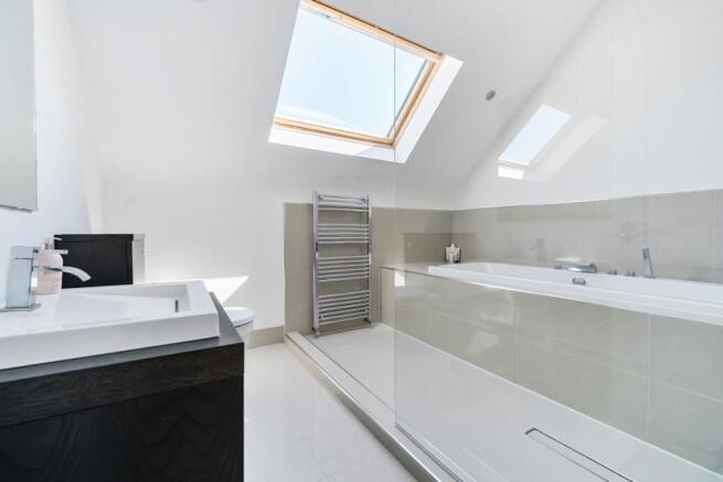 Principal bathroom