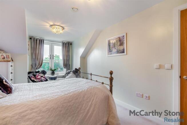 2 bed Apartment for sale Image 11