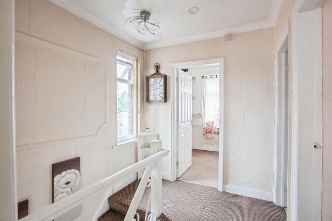 3 bed Semi-Detached for sale Image 8