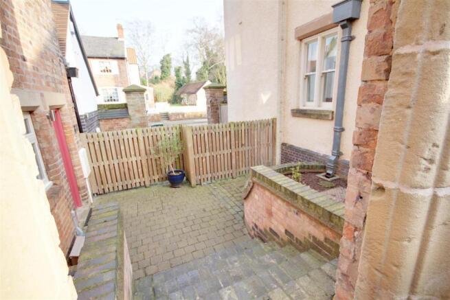 Court yard 1.jpg