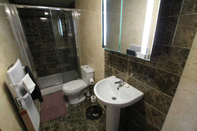 2 bed Flat to rent Image 7