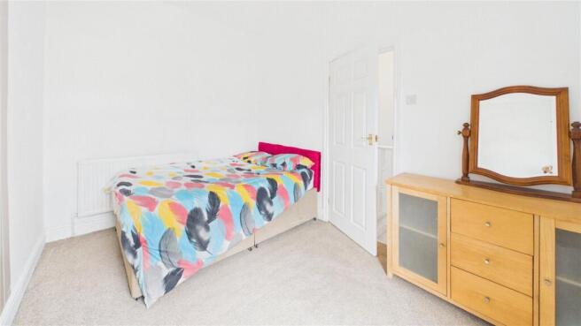 3 bed Terraced for sale Image 9