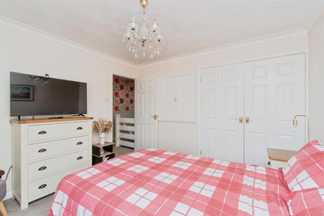 3 bed Semi-Detached for sale Image 12