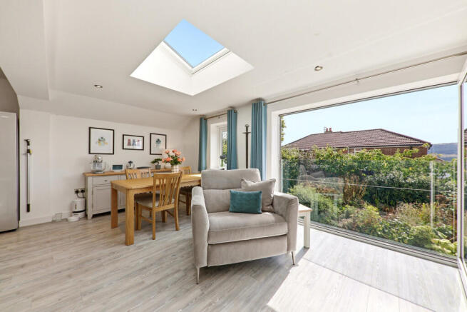 4 bed Semi-Detached for sale Image 5
