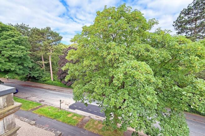 2 bed Flat to rent Image 4