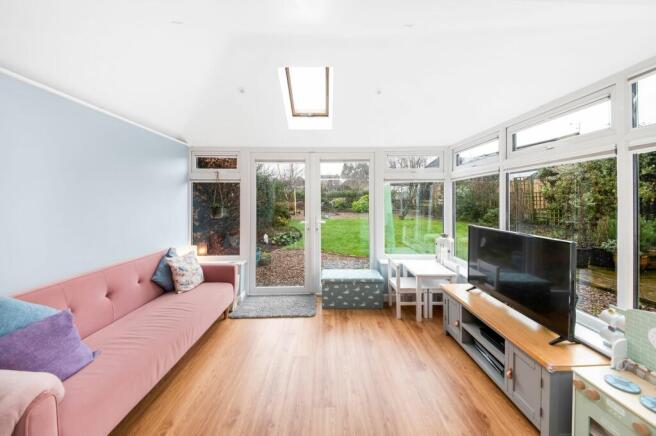 FAMILY/GARDEN ROOM