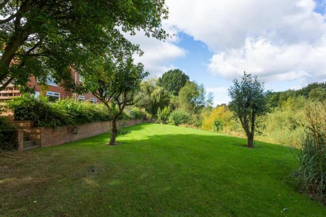 4 bed Detached for sale Image 11