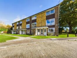 43, Cotswold Court, Burford Road, Horsham RH13 5ST