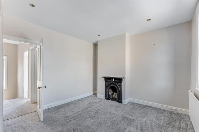 2 bed Terraced for sale Image 7
