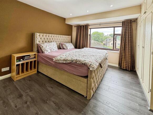 3 bed Semi-Detached for sale Image 10