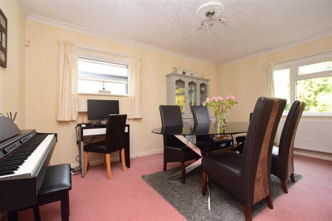 Dining Room / Bedroom 4