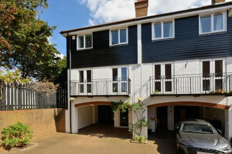 Harvest Lane, Thames Ditton, Surrey, KT7