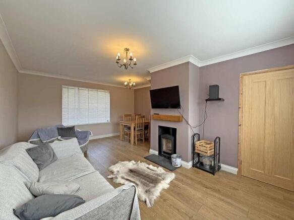 Delamere Road 99 - Lounge 2.jpg