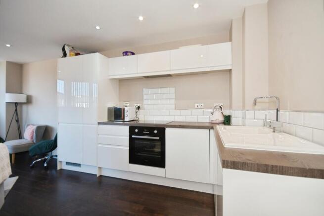 1 bed Flat for sale Image 6