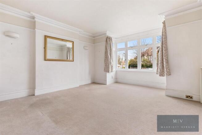Blenheim Crescent 64 MV-1.jpg
