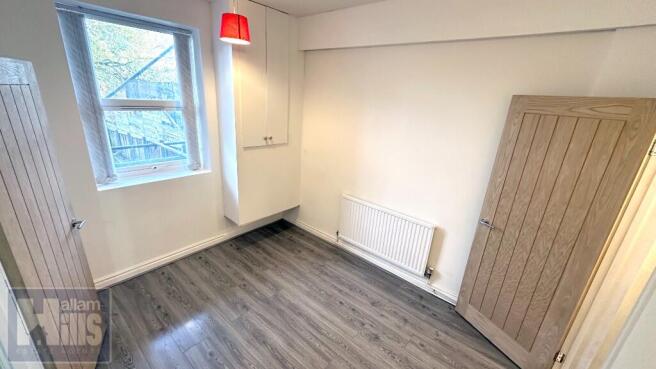 4 bed Terraced to rent Image 6