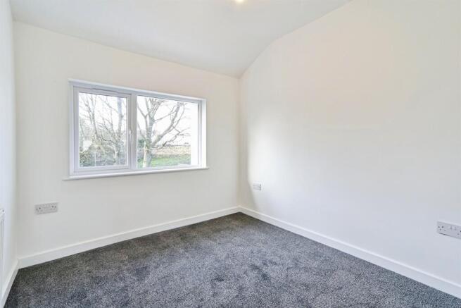 3 bed Terraced for sale Image 9