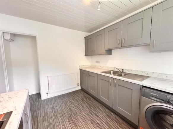 2 bed Apartment for sale Image 5