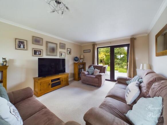 CAM02127G0-PR0023-STILL004