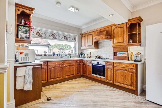 2 bed Detached Bungalow for sale Image 5