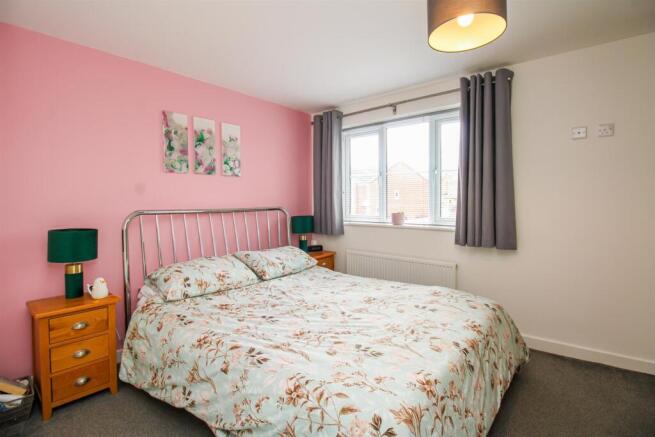 3 bed Semi-Detached for sale Image 6