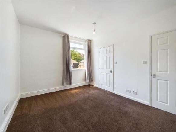 3 bed Terraced to rent Image 7