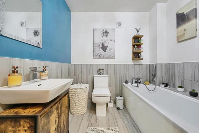 2 bed Apartment for sale Image 11