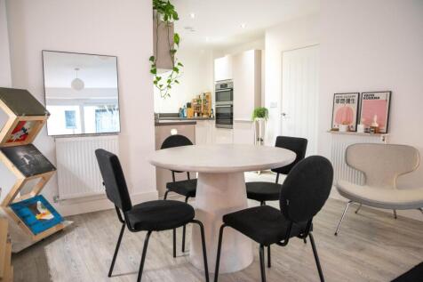 Champness Close, London, E17