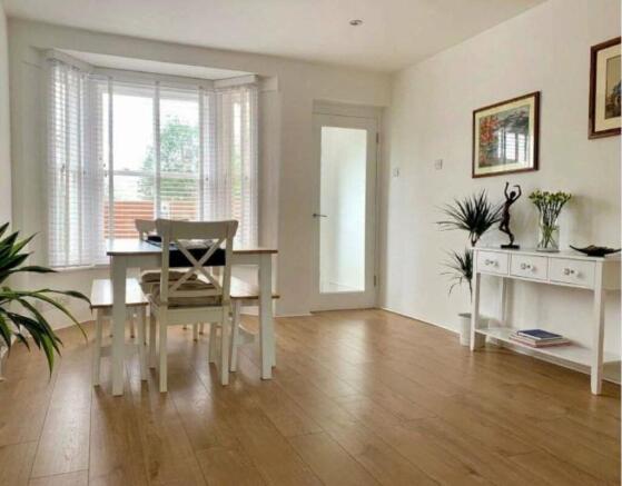 Lounge/dining room