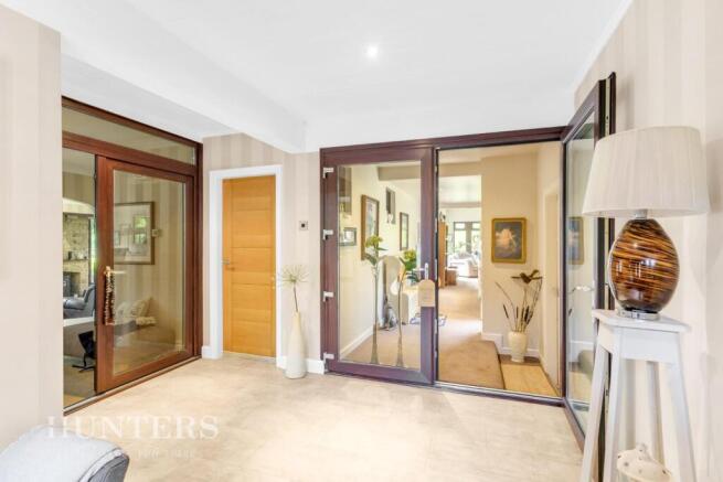 4 bed Detached Bungalow for sale Image 6