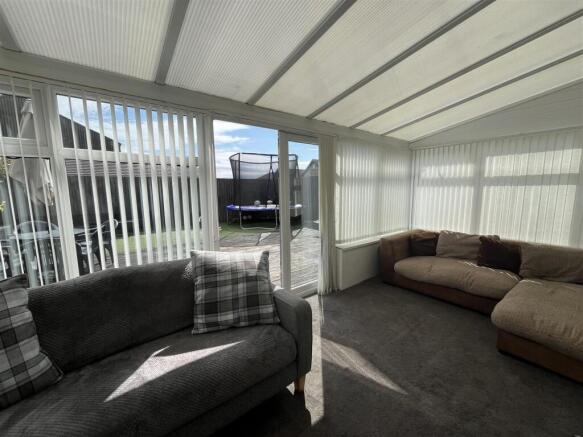 3 bed Link Detached House for sale Image 4