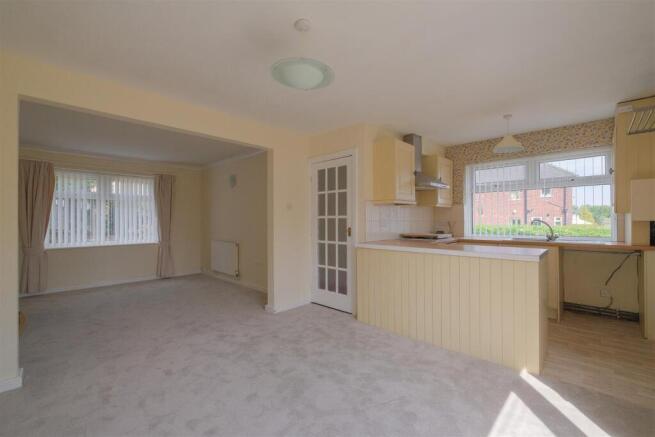 2 bed Semi-Detached for sale Image 4