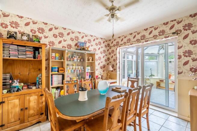 5 bed Semi-Detached for sale Image 6