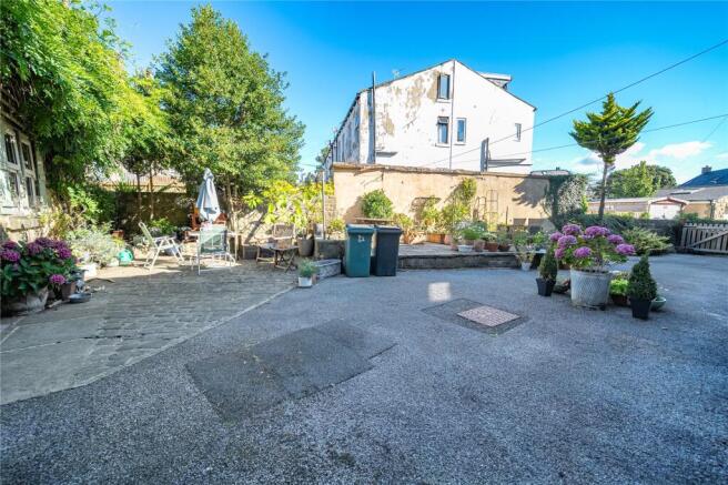 3 bed Terraced for sale Image 10