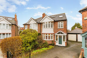 46, Chalfont Way, London W13 9XN