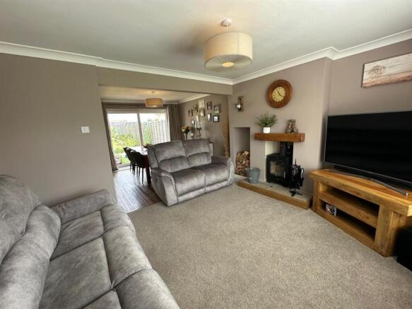 Sitting Room/Dining Room