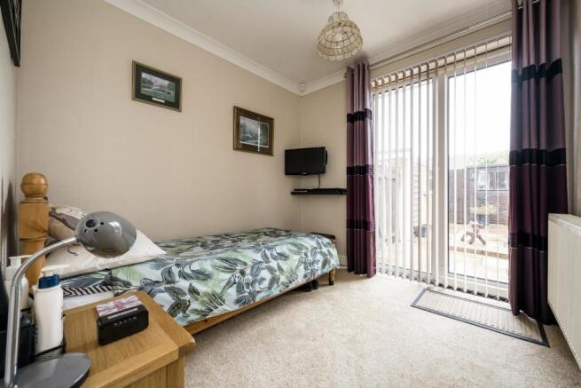 bedroom2.jpg