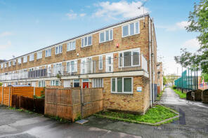 15, Amina Way, London SE16 3UH