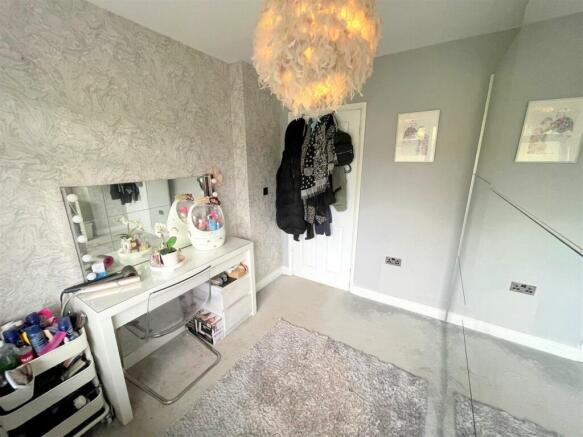 Bedroom 3b.jpg