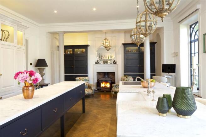 Kitchen/Breakfast Rm