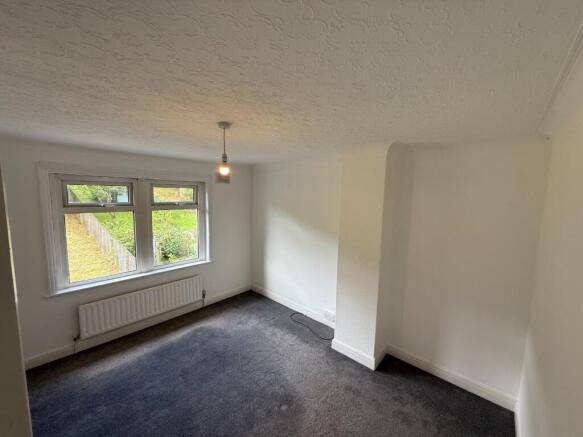3 bed Semi-Detached to rent Image 6